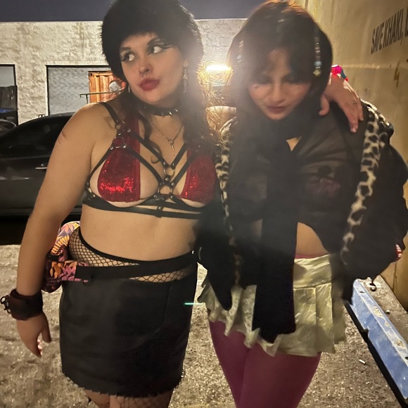 Meet your Posher, Cate - Picture 3 of 8